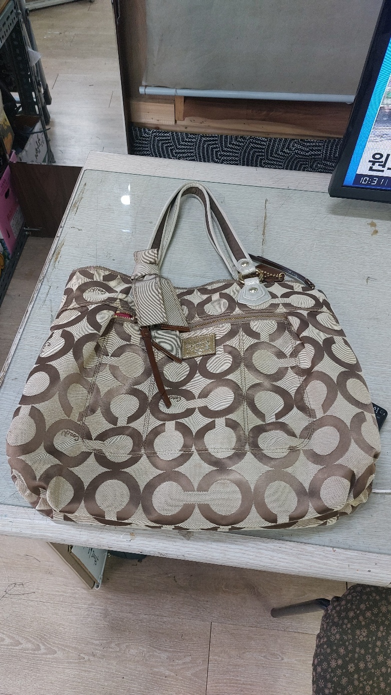 6946_copy_7004_2000769928_js9YwuGq_e69408cf73c884a2784649faad86ecf93a1f107f.jpg 이미지크게보기